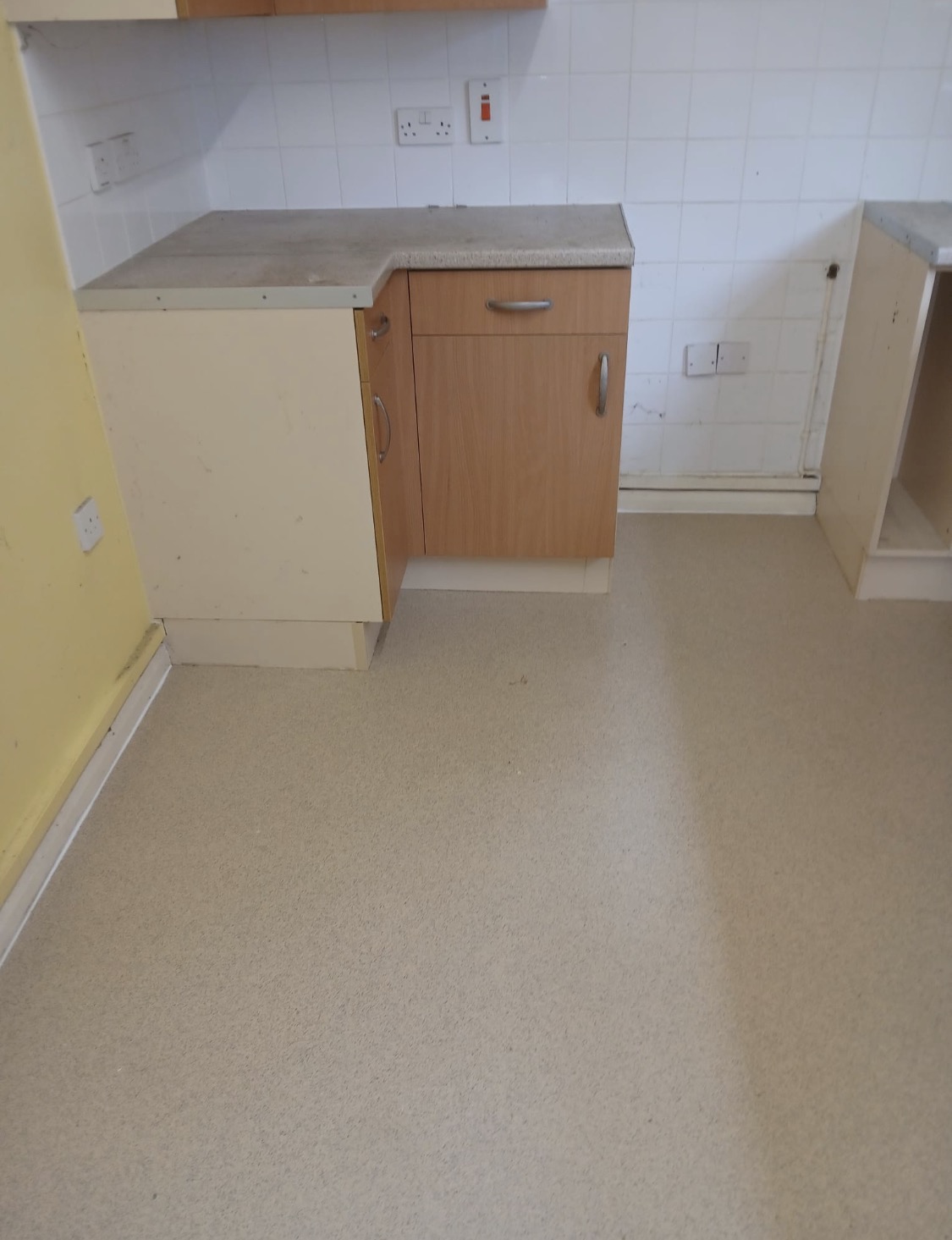Completed kitchen floor in Polysafe Standard Autumn Beige